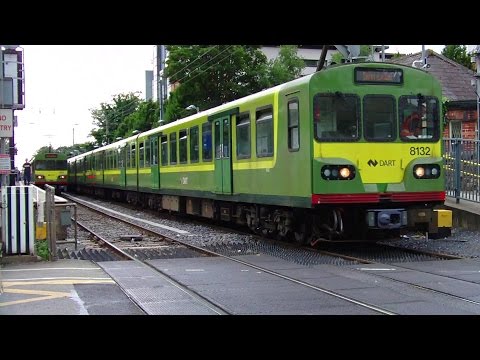 2 x IE 8100 Class Dart Trains - Lansdowne Road Level Crossing