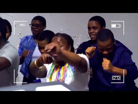 Qhosha Ngokwenzakwakhe feat. Luve Dubazane - Zisathi Ziyahleka