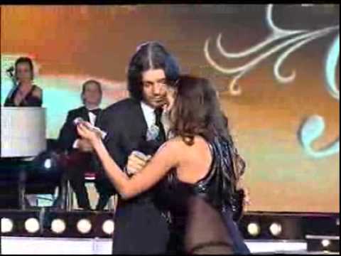 Showmatch 2008 - Karina Jelinek, comienza a indagar sobre los tatuajes