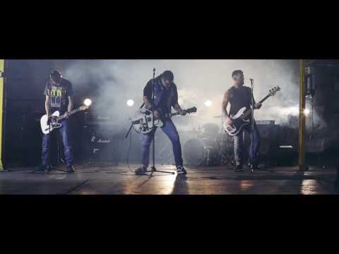 Madbeat - Your Rights feat. DJ Koma aka Mauràs & Livio (from Poor Man Style) [OFFICIAL VIDEO]