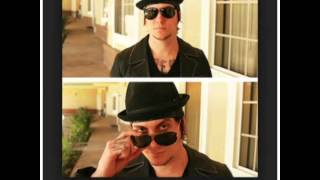 Synyster Gates - Carry On