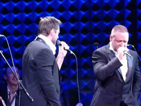 Russell Crowe & Hugh Jackman perform The Confrontation from Les Miserables December 8, 2012