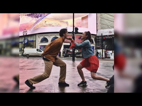 Beautiful ‘Walking on a Dream’ Flash Mob in the middle of London!