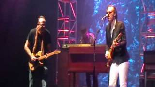 Joe Bonamassa, Greg Koch "Further On Up The Road"