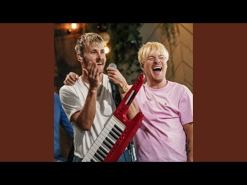 Video thumbnail for Rakastuit looseriin (Rakastuin mä looseriin) [Vain elämää kausi 10]