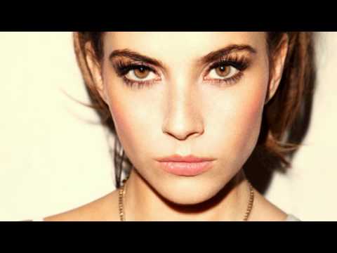 Bo Saris - She's on Fire (Maya Jane Coles Remix)