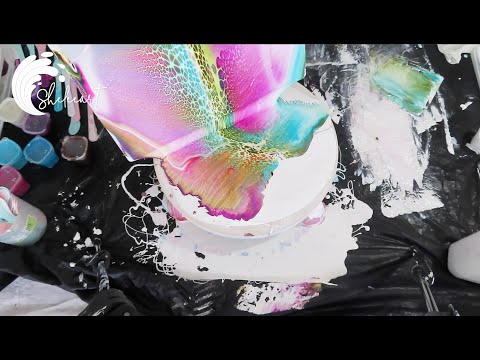 102. Sheleeart - Guess who's back? Back again? I'm back with a Switcheroo Pastel Pour