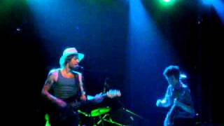 Deer Tick - Whe She Comes Home (Live)