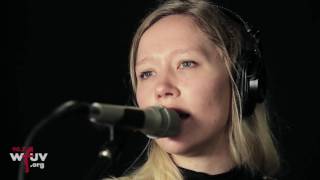 Julia Jacklin - "Pool Party" (Live at WFUV)