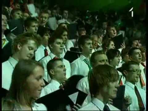 "Svešas drēbes" - Busulis, Kerēvica un koris