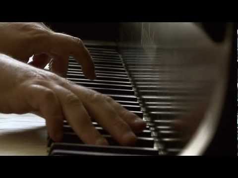 Tzvi Erez plays Beethoven: Moonlight Sonata : Presto agitato