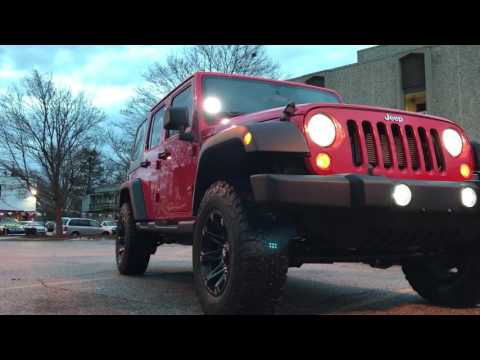 Jeep Wrangler with 2.5 inch rubicon express lift on 33 inches tires with mono tube shocks