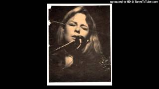 Sandy Denny - &quot;Whispering Grass&quot; (Live)