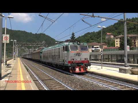 LA E.652 CON VAGONI MERCI HBBILLNS IN TRANSITO LENTO A RONCO SCRIVIA. (GE) SAB. 12 - 6 - 2021.