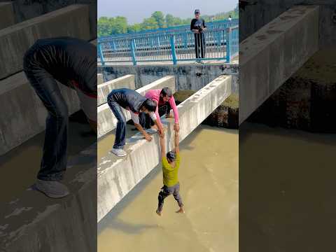 Dost ko dekha to chale gaye us upar lane ke liye