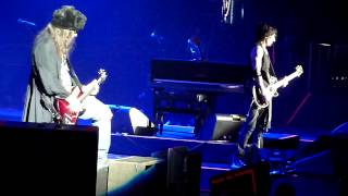 Guns n' Roses - Jam "Another Brick In The Wall" live in Paris - France 05/06/2012
