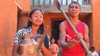 Download lagu ANTSON'I KRISTY-FANOMPONA.DAT mp3