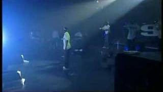 break dance lors du live NTM 98