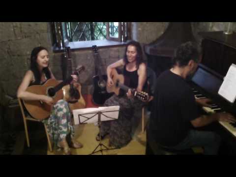 Escuridão - Silvia & Cintia