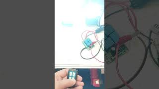 Diaľkovo ovládaný spínač 12V / 4 x 10A