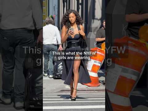 WOAH 😍 these NYFW outfits or so good! #ootd