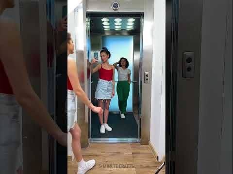 WHEN YOU MEET SOMEONE WEARING THE SAME CLOTHES 🙀👭 #SHORTS