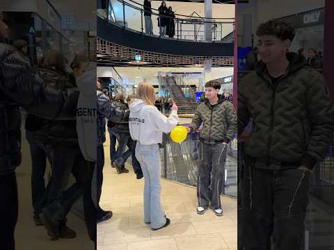 Meniks nää ikin treffeille tän jälkeen? 🤷‍♀️❤️ W/ @eemilcoolman #poptheballoon #suomi