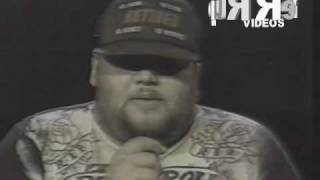 Ratos de Porão Ao vivo no programa "Som pop" tocando "Commando" (Ramones Cover)