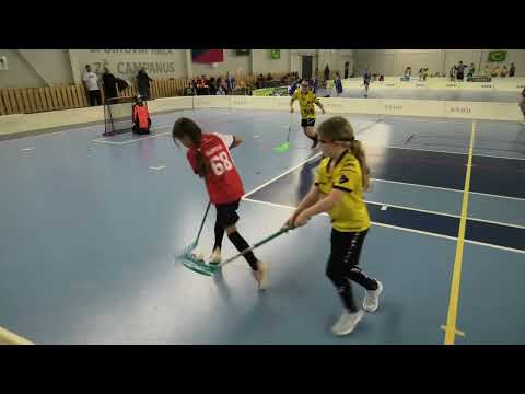 FATPIPE Tigers Start98 Kunratice - Florbalová akademie MB - bílé (4:2) 1. půlka