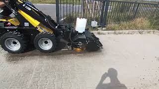 Zametacia kefa s predným pohonom 