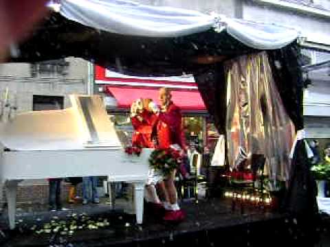 De Loge Goes Classic