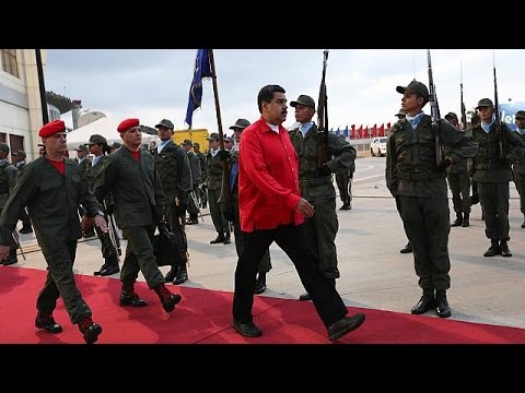 السلطات الفنزويلية تعلق جمع التواقيع لإقالة الرئيس نيكولاس مادورو
