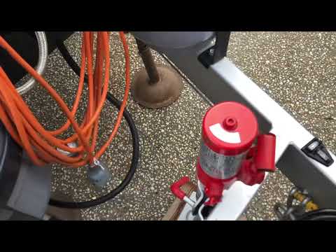 Trail-A-Mate hydraulic jack oil top up.