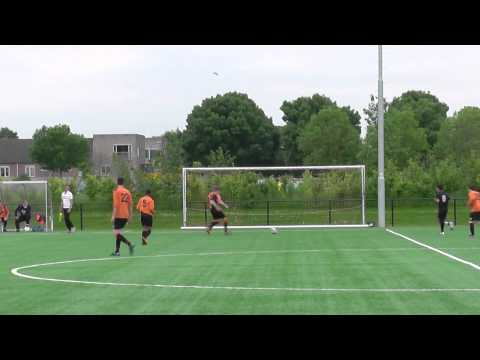 21 mei 2014 VV De Meern B2 - VV De Meern A2 vr 2-8 Doelpunt Tarik