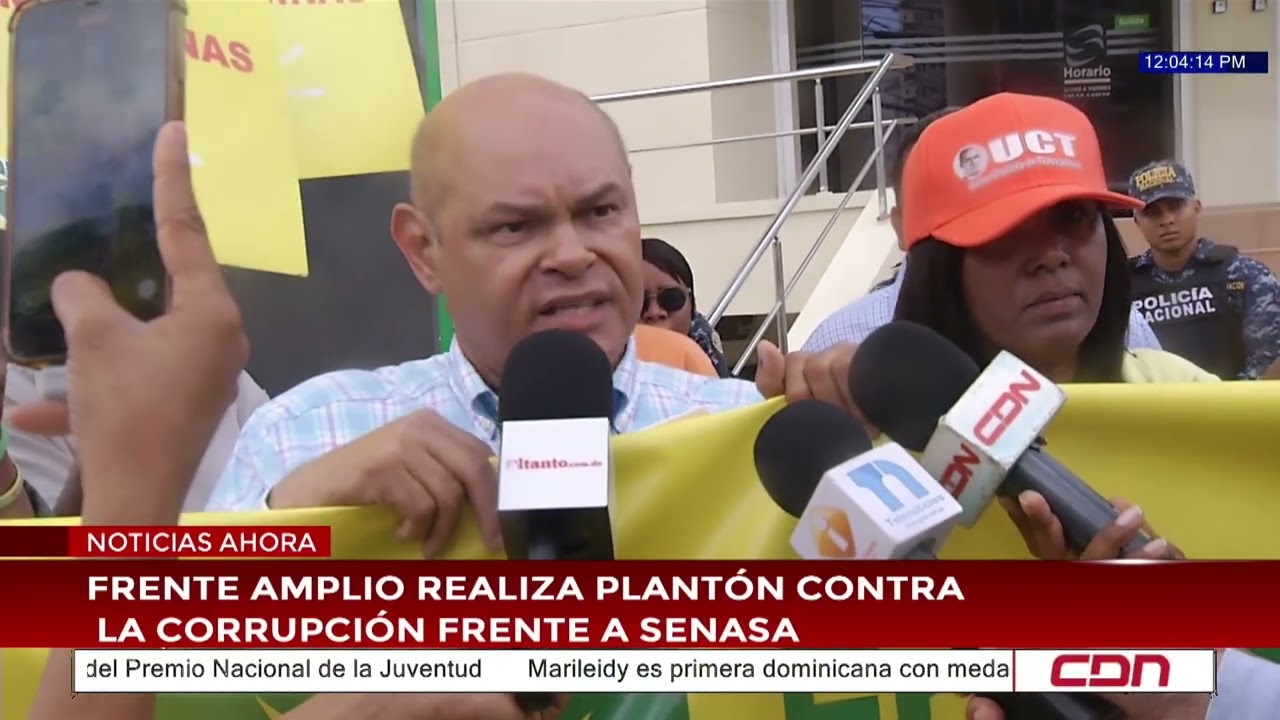 Frente Amplio realiza plantón contra la corrupción frente a SeNaSa