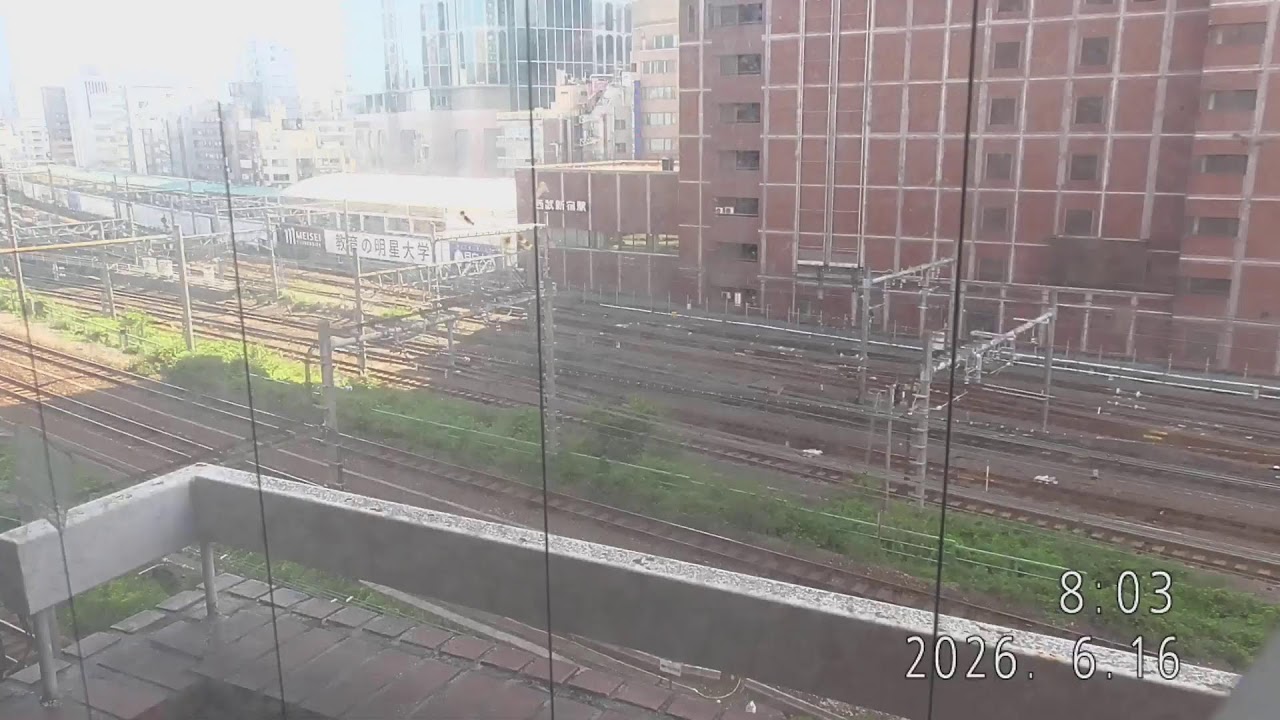 Live webcam view of Shinjuku Station Trainspotting
