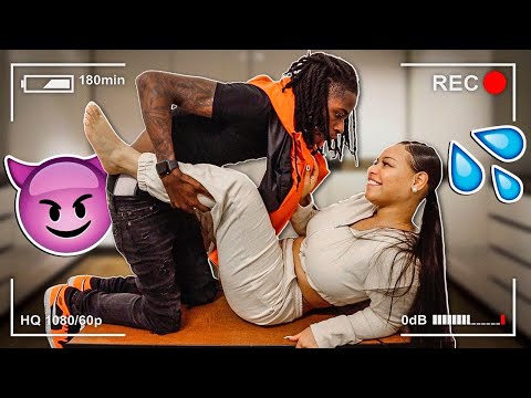 download lagu mp3 mp4 Fitting Room Com, download lagu Fitting Room Com gratis, unduh video klip Fitting Room Com