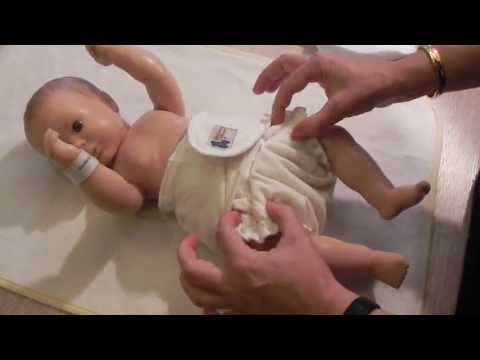 So wird die Bendel Komfort Windel angezogen.