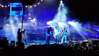 Weezer - King Of The World/Only In Dreams