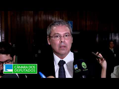 Lindbergh discusses the National Education Plan, Social Fund, and tax reform on the Congressional...