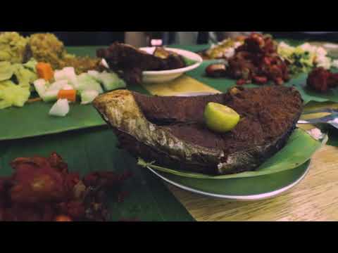 Vlog 4: What2EatLeh experimenta arroz com folhas de bananeira