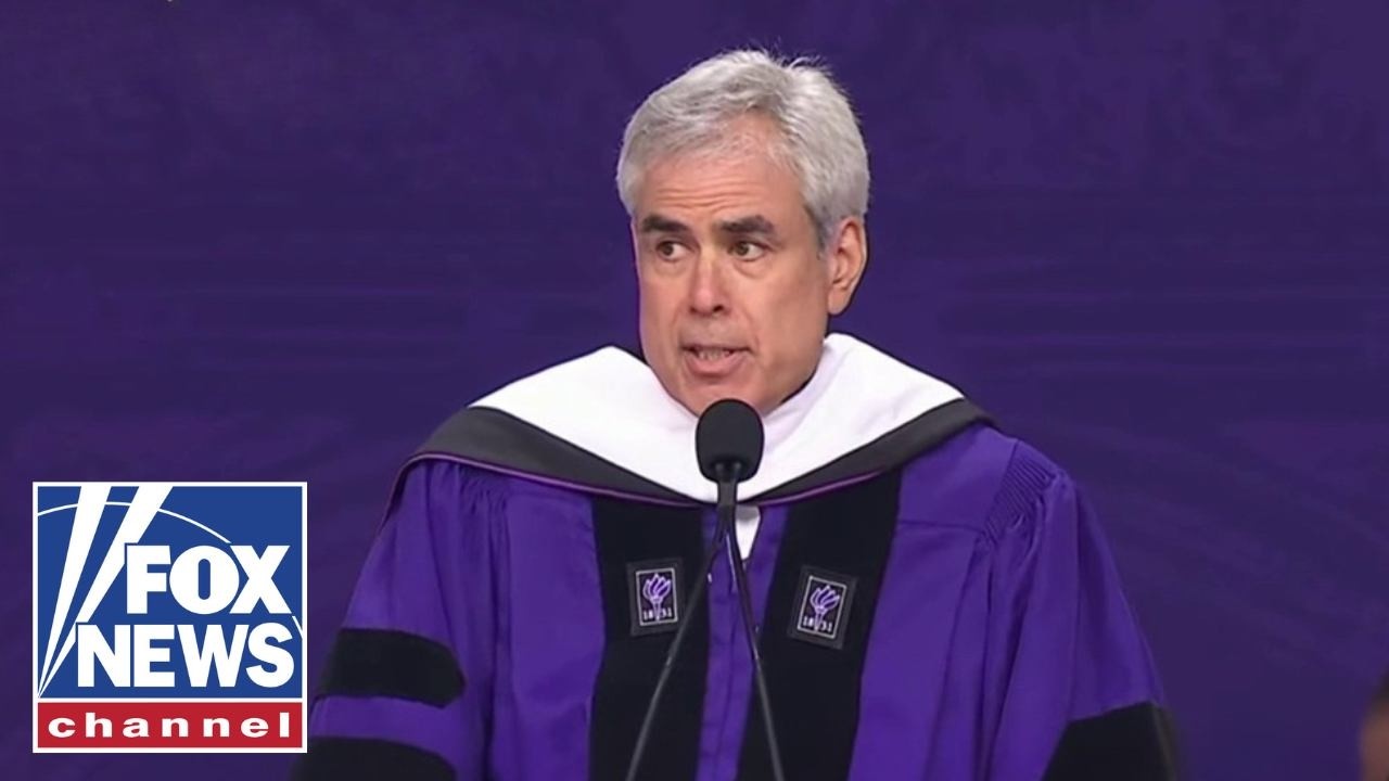 NYU students BOO bestselling author during commencement speech