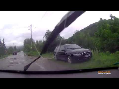 Intrarea pe drumul vechi dinspre Slănic-Moldova către Tg.Ocna.