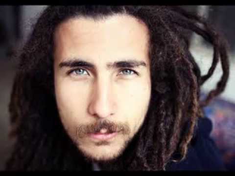 Yeis Sensura - Yalnızlık (2013)