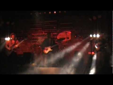 Andy & The Echoes - Shattered Glass (Live @ The General Henry's)