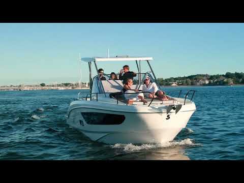 BENETEAU Flyer 9 SUNdeck Walkthrough: Optimized for Family BENETEAU Flyer 9 SUNdeck Walkthrough: Optimized for Family