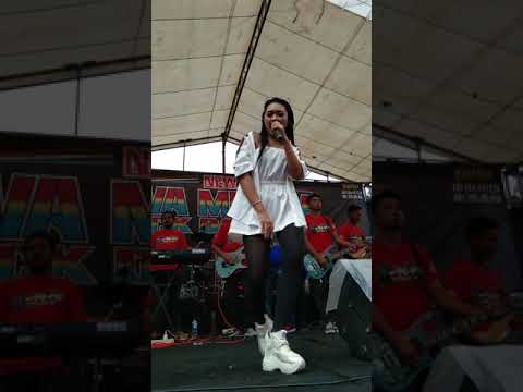 ULFI AGISTA-AMBILKAN GELAS