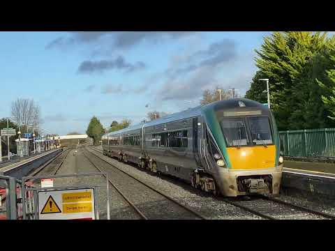 Irish Rail Class 22000, Passing, Hazelhatch & Celbridge