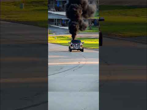 ROWDY 6.7 CUMMINS REV LIMITER! 😤 SOUNDS GNARLY!