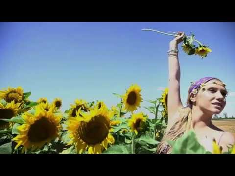 Ke$ha: My Crazy Beautiful Life Trailer